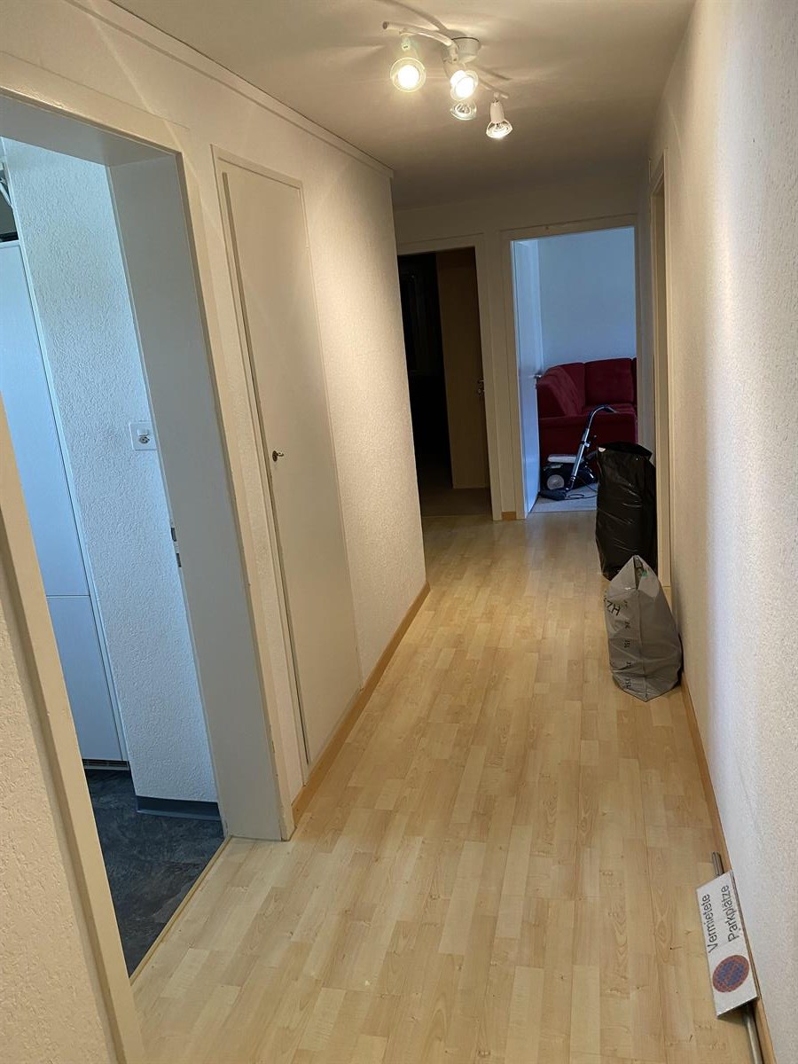 Bild 2: 4 Zimmer Wohnung in 8636 Wald ZH zu vermieten