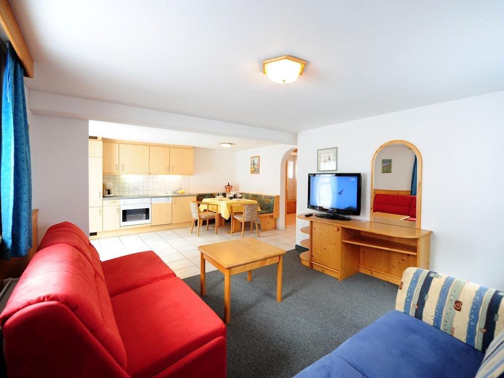 Bild 2: 2.5 Zimmer Ferienwohnung in 7562 Compatsch zu vermieten
