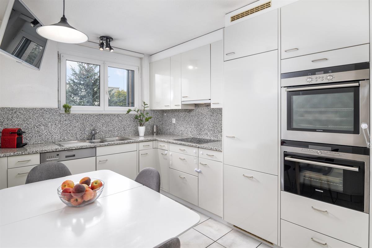 Bild 3: 4.5 Zimmer Wohnung in 8049 Zürich Höngg, Stadtkreis 10 zu verkaufen