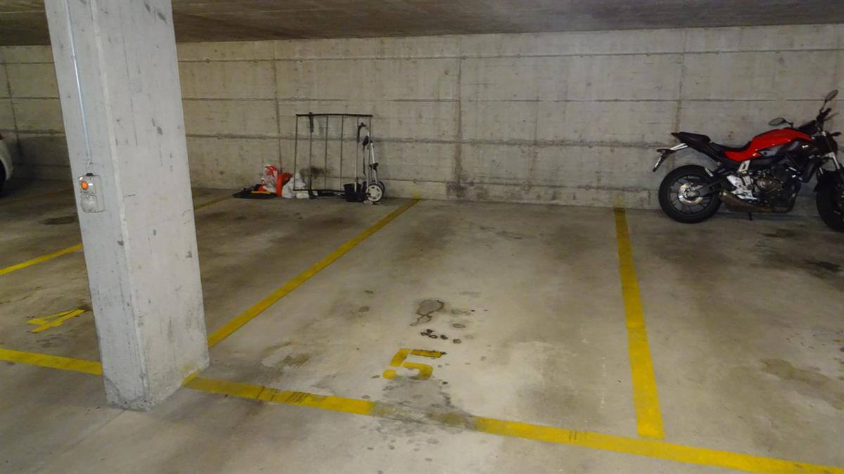 Parkplatz/Garage in 8125 Zollikerberg zu vermieten