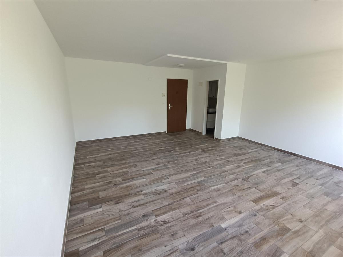 Bild 2: 1 Zimmer Büro/Gewerbe in 8050 Zürich Saatlen, Stadtkreis 12 zu vermieten