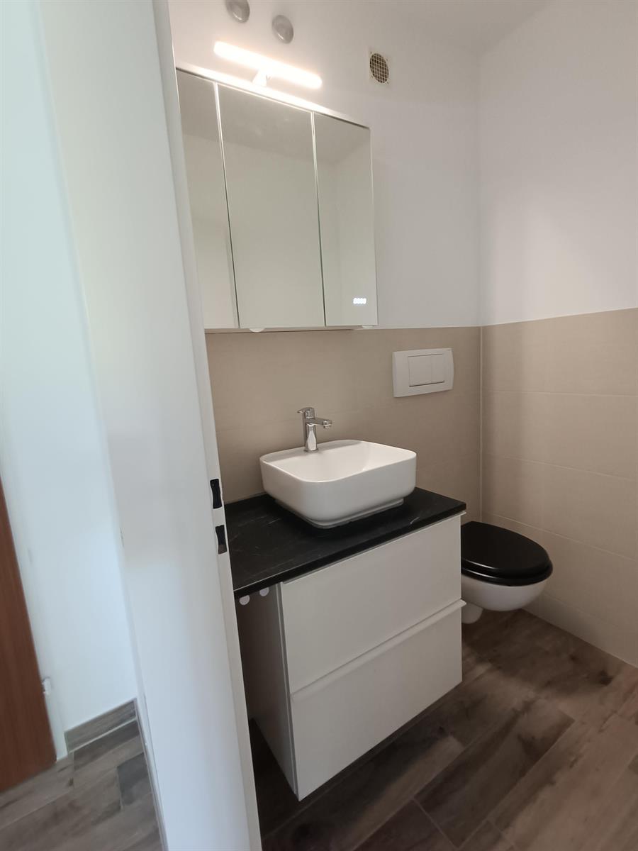 Bild 3: 1 Zimmer Büro/Gewerbe in 8050 Zürich Saatlen, Stadtkreis 12 zu vermieten