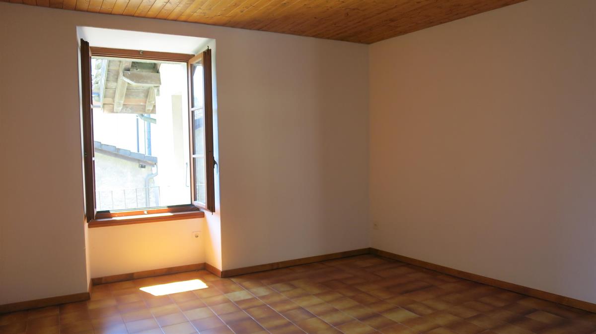 Bild 5: 2.5 Zimmer Haus in 6537 Grono zu verkaufen