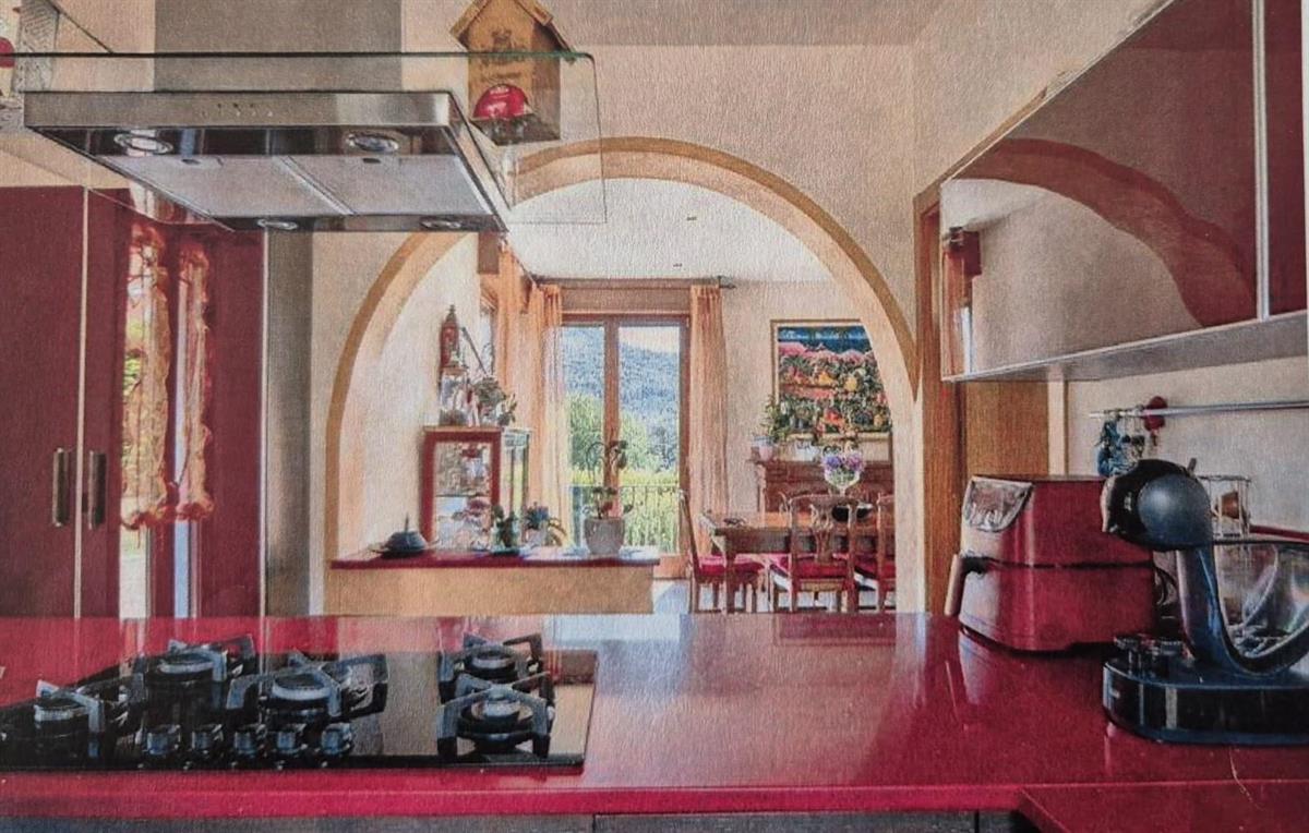 Bild 2: 8 Zimmer Haus in 6988 Ponte Tresa zu verkaufen