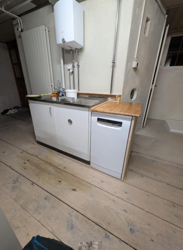 Bild 2: 2 Zimmer Büro/Gewerbe in 8635 Dürnten zu vermieten